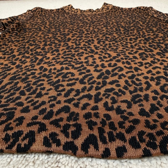 St. John Knit Leopard Animal Print Mock Neck Short Sleeve Top - Picture 10 of 17